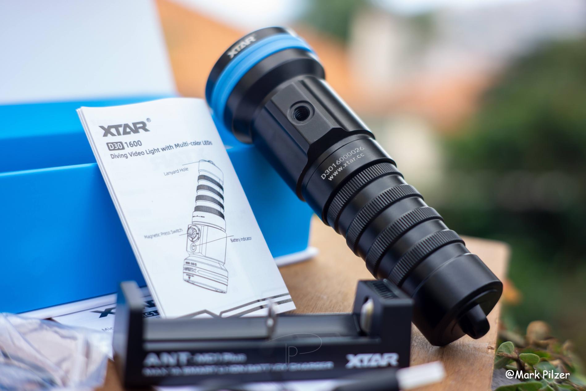 XTAR D30 1600 Dive Light can be mounted on goodman handles and camera balls